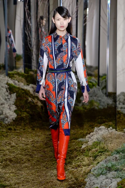 Look 8